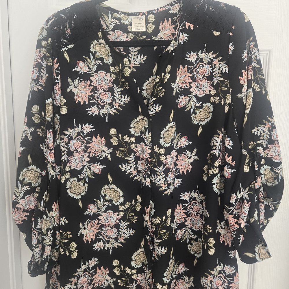 Size 0X Black Floral Blouse with Pink and Beige Accents